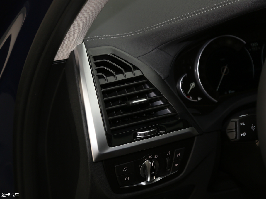 2018RX3 xDrive 25i M\b