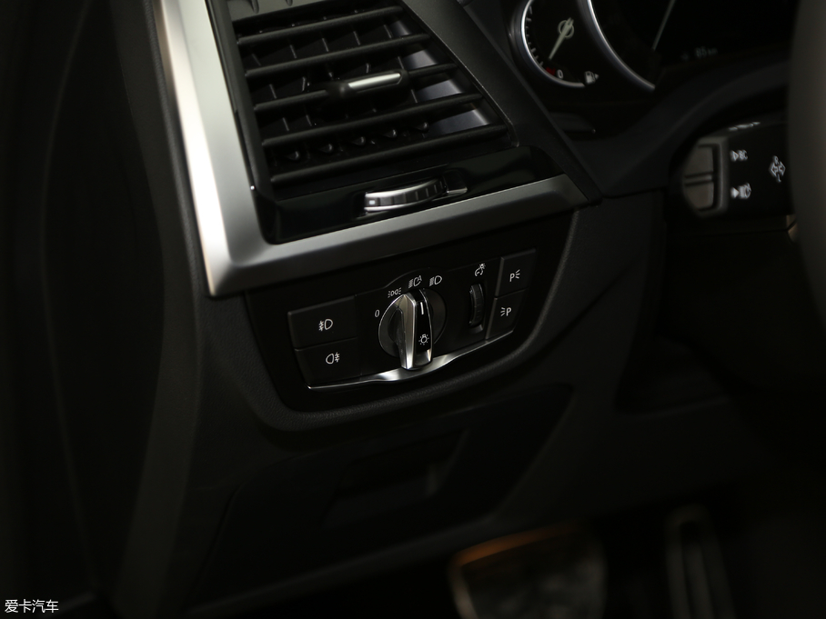 2018RX3 xDrive 25i M\(yn)(dng)b