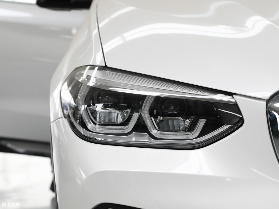 2018RX3 xDrive 28i Ab