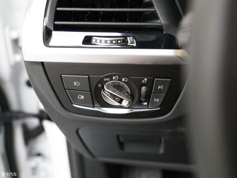 2018RX3 xDrive 28i Ab