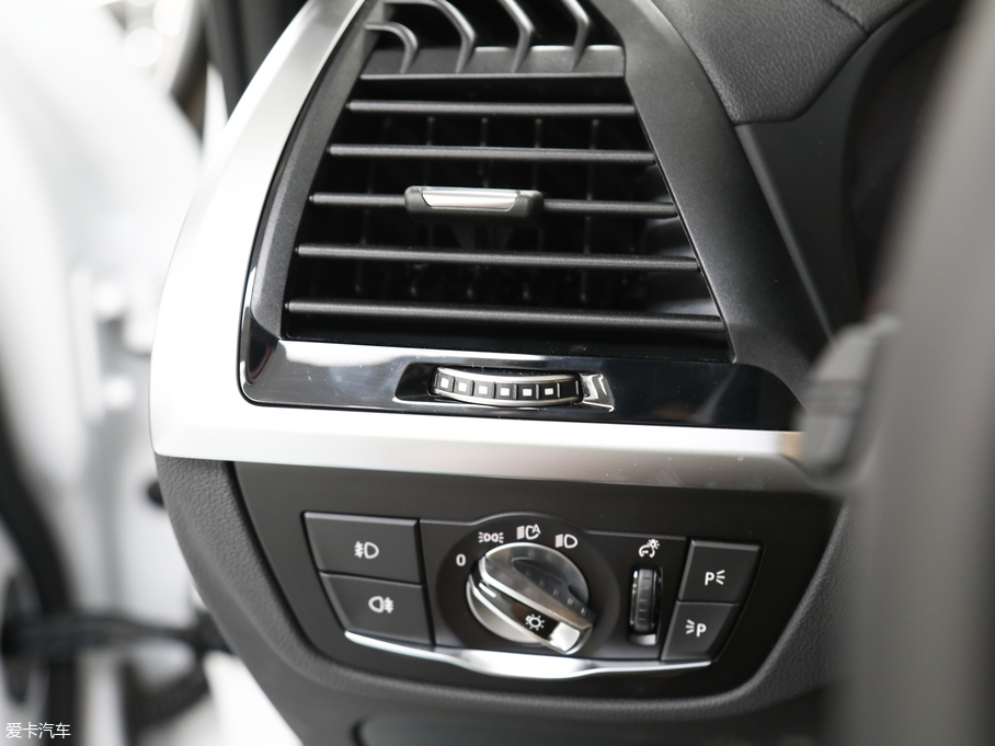 2018RX3 xDrive 28i Ab