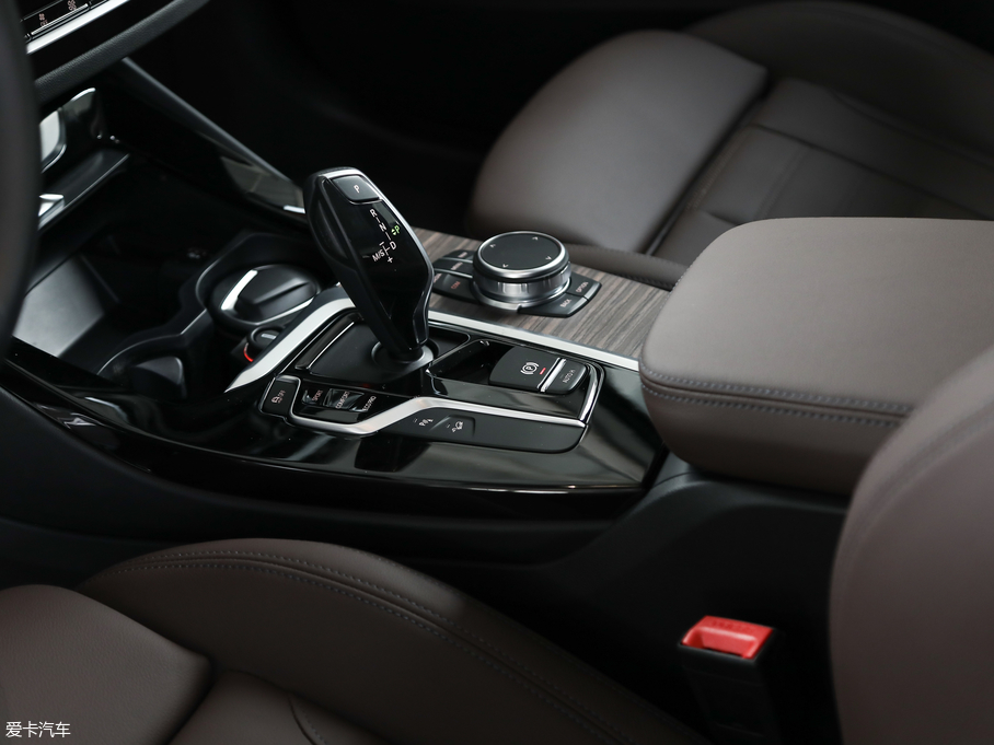 2018RX3 xDrive 28i Ab