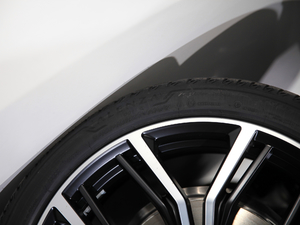 2018xDrive 25i Ab (x)(ji)^