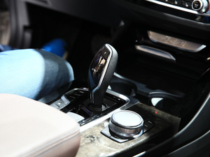 2018xDrive 25i Ab п؅^