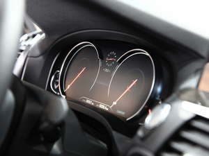 2018xDrive 25i Ab п؅^