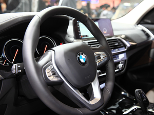 2018xDrive 25i Ab п؅^