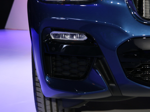 2018xDrive 30i M\b ^