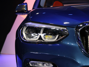 2018xDrive 30i M\b ^