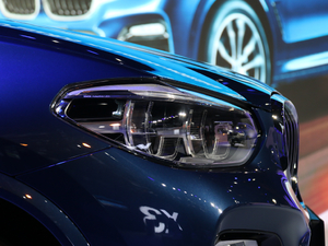 2018xDrive 30i M\b ^