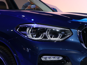 2018xDrive 30i M\b ^