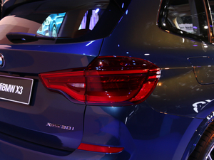 2018xDrive 30i M\b ^