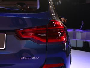 2018xDrive 30i M\b ^