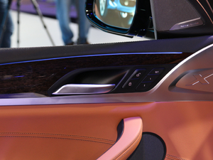 2018xDrive 30i M\b g