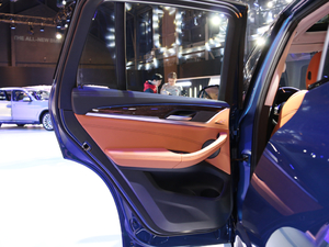 2018xDrive 30i M\b g