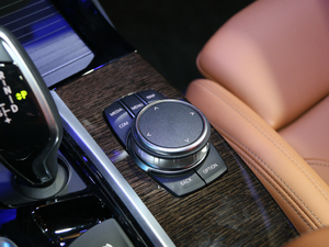 2018xDrive 30i M\(yn)b п؅^(q)