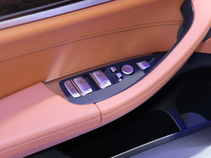 2018xDrive 30i M\b п؅^