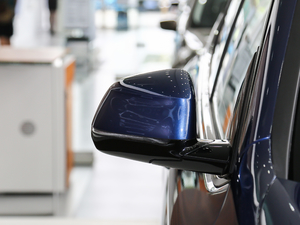 2018xDrive 30i IM\b ^