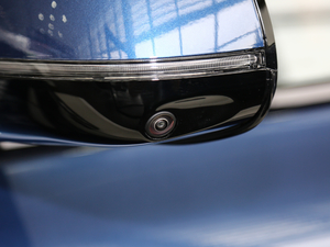 2018xDrive 30i IM\b ^