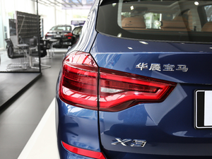 2018xDrive 30i IM\b ^