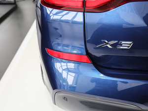 2018xDrive 30i IM\b ^