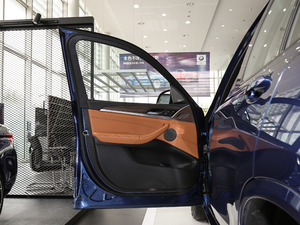 2018xDrive 30i I(lng)M\(yn)(dng)b {λ܇T(mn)