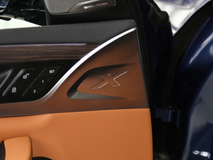 2018xDrive 30i IM\b g