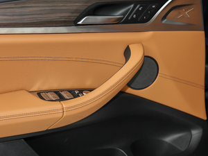 2018xDrive 30i IM\b g