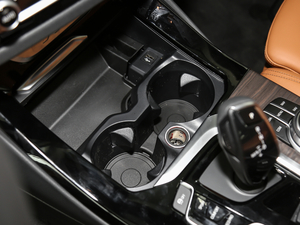 2018xDrive 30i IM\b g