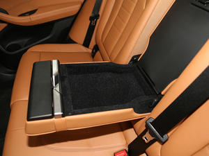 2018xDrive 30i IM\b g