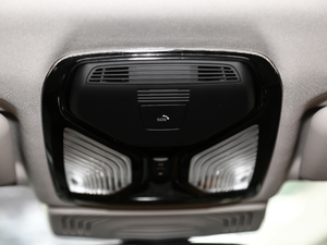 2018xDrive 30i IM\b g