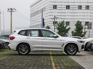 2018xDrive 30i IM\b w^