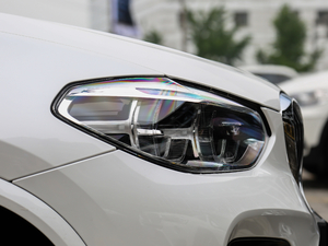 2018xDrive 30i IM\b ^