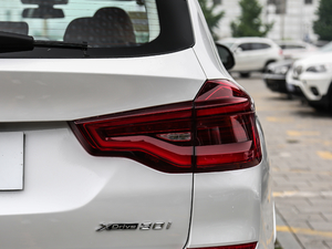 2018xDrive 30i IM\b β