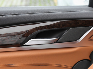 2018xDrive 30i IM\b g