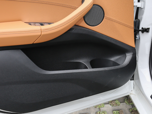 2018xDrive 30i IM\b ǰTg