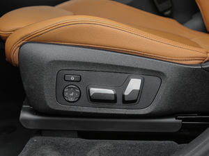 2018xDrive 30i IM\b {{