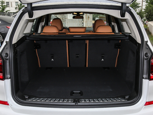 2018xDrive 30i IM\b g