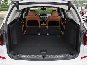 2018xDrive 30i IM\b g