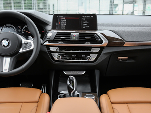 2018xDrive 30i IM\b п_