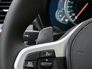 2018xDrive 30i IM\b п؅^(q)