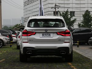 2018xDrive 30i IM\b ^