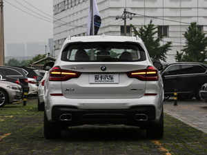 2018xDrive 30i IM\b ^