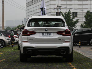 2018xDrive 30i IM\b ^