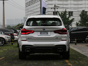 2018xDrive 30i IM\b ^