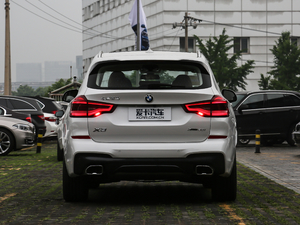 2018xDrive 30i IM\b ^