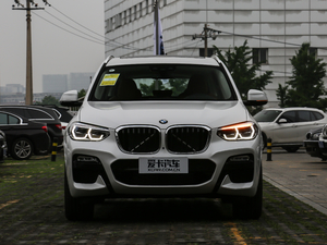 2018xDrive 30i IM\b ^