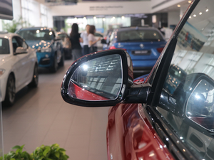 2018xDrive 30i IM\b ^