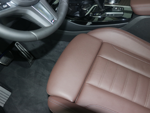 2018xDrive 30i IM\b g