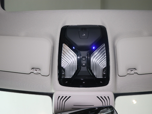 2018xDrive 30i IM\b g