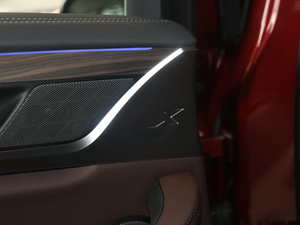 2018xDrive 30i IM\b g